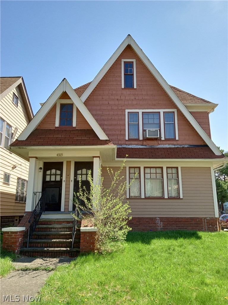 Welcome to 4515 East 126th Street in Garfield Heights- a tastefully renovated duplex offering turn-key
living and incredible flexibility for both investors and owner-investor occupants. This property has
been updated from top to bottom with modern finishes and strong mechanical upgrades. A bonus living
space or rental spaces that truly set it apart. This additional space has a separate entrance,
therefore creating endless possibilities. This space is ideal for a 2-bedroom rental unit, once an
egress window is installed, as an extended living space, a private guest suite, or a work-from-home
setup for a personal or office rental space. There is an endless additional income potential depending
on your strategy. For the outdoors lover, you'll find deck-like covered back porches, and there's
additional land to the left of the garage for the gardener. There is a large 2-car garage with new
doors and remote access, providing excellent parking and storage space. This property is close to
shopping, parks, hospitals, amenities, and the 480 & 77 freeways.
Whether you’re an investor looking for a clean, low-maintenance property to add to your portfolio or
an owner-occupant hoping to live in both units or live in one unit while renting the other, this renovated
duplex is an opportunity you don’t want to miss.
Schedule your private showing today — this one will not last!
* A new roof will be installed.