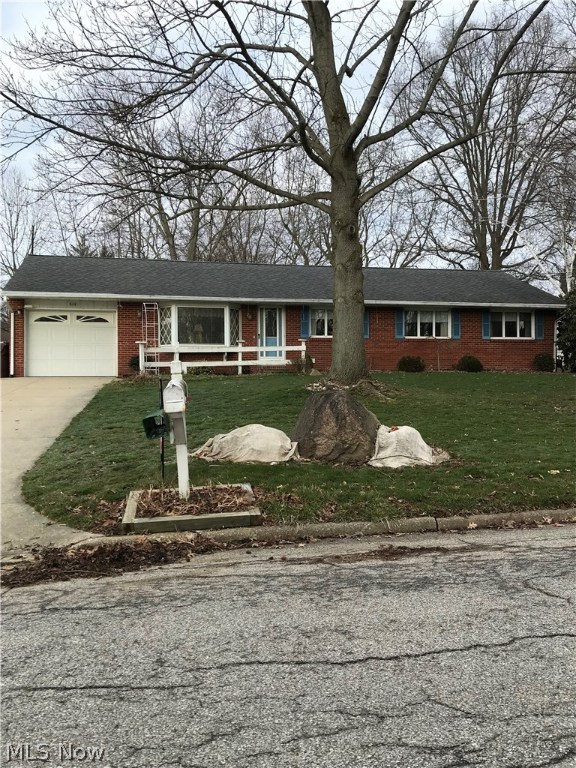 Wow! Check out this totally adorable brick ranch home.  Welcoming you first thing as you walk in the door. Spacious living room, roomy kitchen, large bedrooms.  As you find your way to the family room, you will see the patio for grilling and enjoying family.  I think you will agree it has what you and your family need.  It will NOT last.  So....wait no longer, make your appointment today.