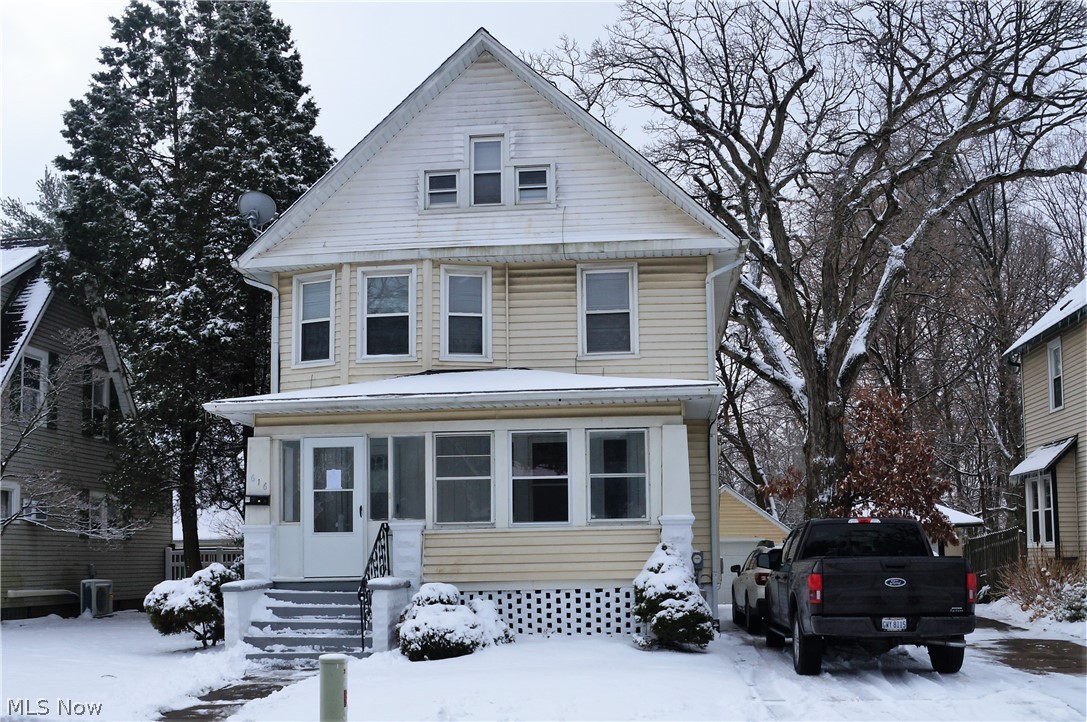 Welcome home to 616 Broad Blvd in the Falls! This homes location is perfect with its proximity to the library, YMCA, and downtown! Tastefully done up with fresh paint and flooring throughout. Just move in! The kitchen has plenty of cabinet space. There is a first floor laundry and 1/2 bath. Unique 2nd floor stairs access from the kitchen area and living room. Finished 3rd floor attic adds to the square footage. Enclosed front porch is there for you to sit and watch the day go by and there is a deck off the back with fenced in back yard. The basement is a great place for storage or whatever your needs may be. Glass block windows as an added feature. 1 car detached garage is also available. Come check it out and make it yours today!