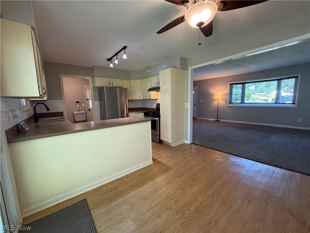 Mentor Beach Park 02 - Residential