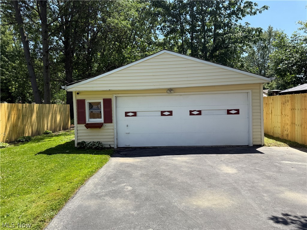 Mentor Beach Park 02 - Residential