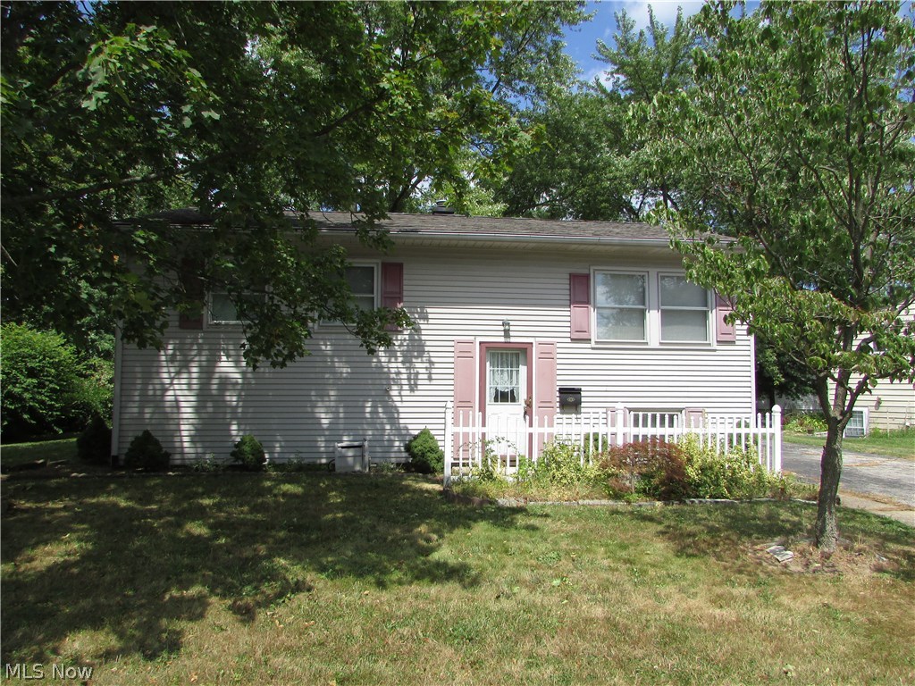 A 3 bed, 1.5 bath bi level just awaiting your finishing touches.  Finish the lower level for much more living space.  The kitchen was previously renovated.  The roof and furnace are newer.  Nice back yard.