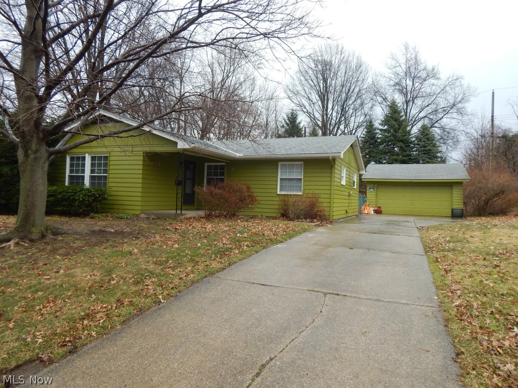 3 Bedroom Ranch. Estate sale as is. Home has great bones, and great mechanical systems. Roof and furnace are newer. 
Home needs TLC. Hardwood under living room and dining room carpet. 
Newer windows, full basement, 2 car DT garage. 
AS IS, seller will do no updates.