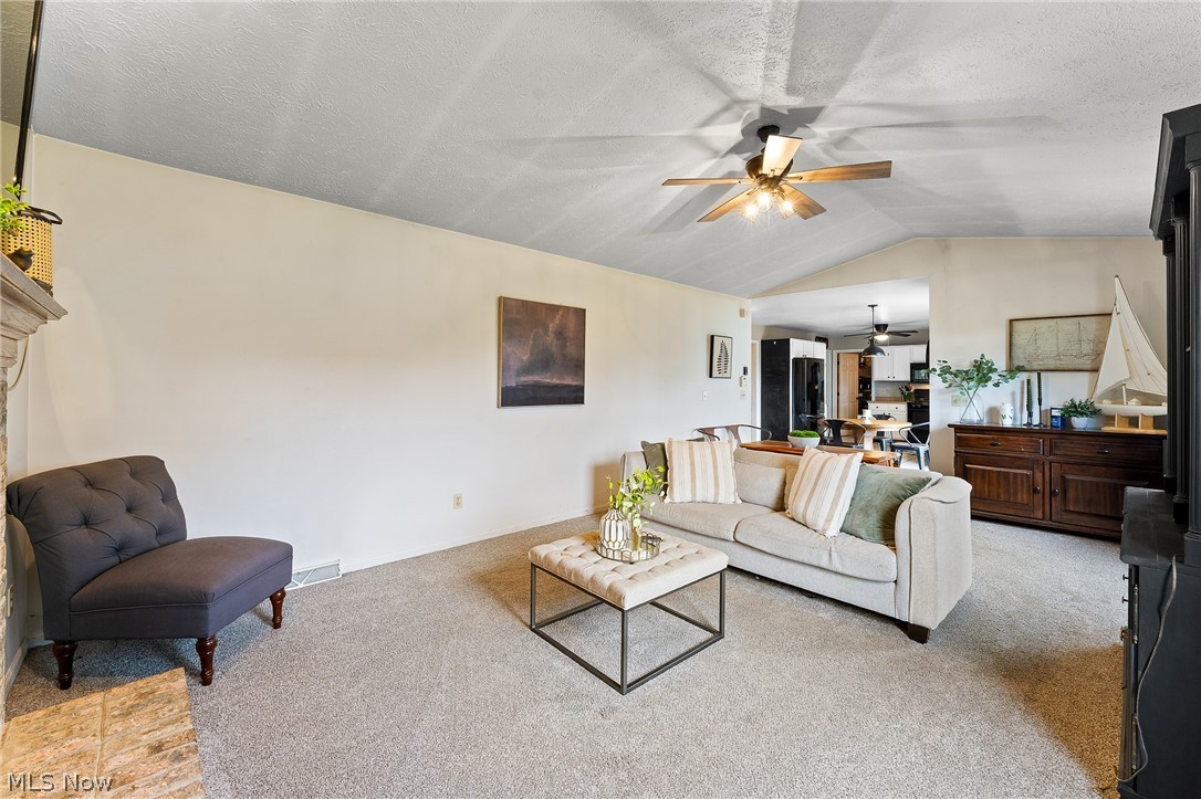 Carrousel Corners 1 - Residential