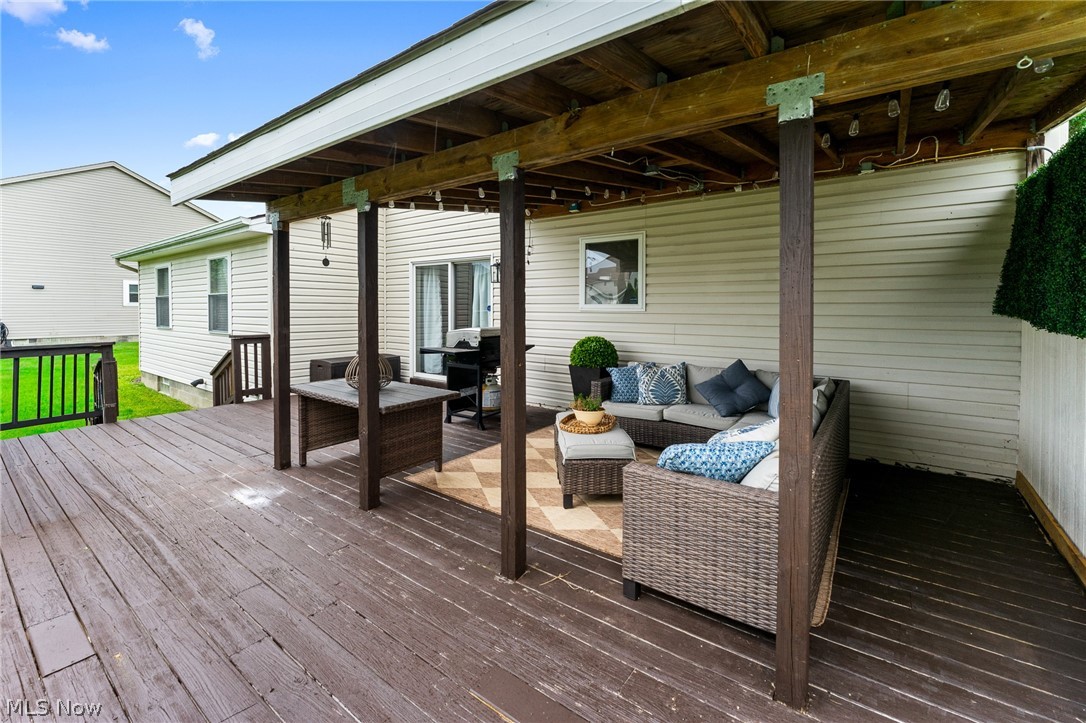 Carrousel Corners 1 - Residential