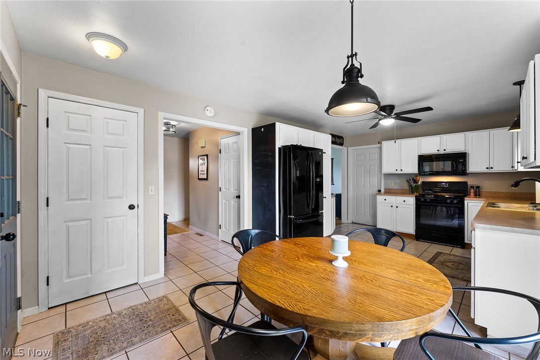 Carrousel Corners 1 - Residential