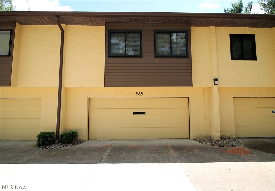 Hampton Woods - Residential