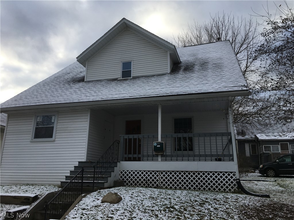 All adult applicants must apply online for credit, criminal and eviction background check and verify income. No section 8. We run credit, criminal and eviction history, verify income. $35 nonrefundable application fee per adult applicant.

- Income must me 2.5x greater than rent
- No Section 8 / Vouchers
- $35 app fee for every adult tenant
- Credit, criminal, employment, and eviction checks
- Security deposit of one months rent
- Pets accepted on a case by case basis, pending owner approval