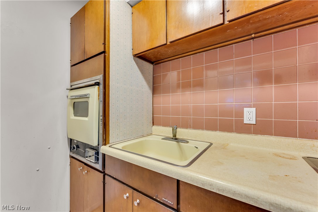 David G Kangessers Dakan 15 - Commercial Sale