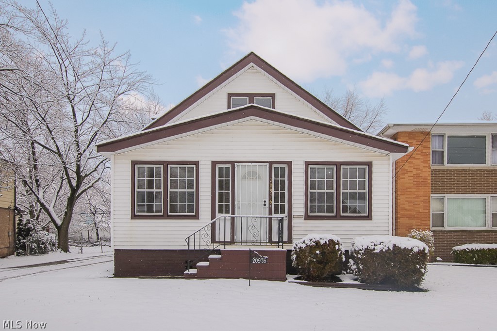 20976 Goller Ave, Euclid - Really Spacious 3 Bed 1 Bath Single Family Home!

$940 rent / $940 deposit
$25 application fee per adult
PETS OK
NO CMHA / NO SMOKING
1 time $49 non-refundable set up fee paid at lease signing

All applicants are required to fill out a PetScreening application, found on our website directly on the application before being processed. Even if you have NO pets - this application must be filled out. One time, non-refundable pet fee of $200-300 per animal applies to all pets & must be paid prior to or when you pay your first month rent. (No fee for qualified assistance animals).

This spacious cape cod offers a charming home that won’t last long! It features a living room with hardwood floors, a dining room and updated eat-in kitchen with new flooring and a fridge and stove on site for resident to use! The main floor also has 1 bedroom and the full bath with vanity and tile tub surround. Upstairs you’ll find 2 additional bedrooms as well! Plus, there is