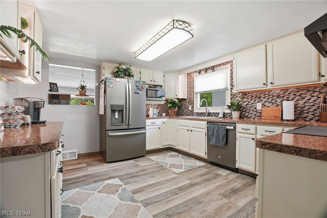 Burton Lakes - Residential