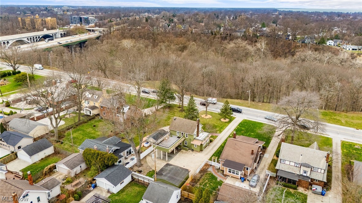 Commonwealth Realty & Bldg Co - Residential