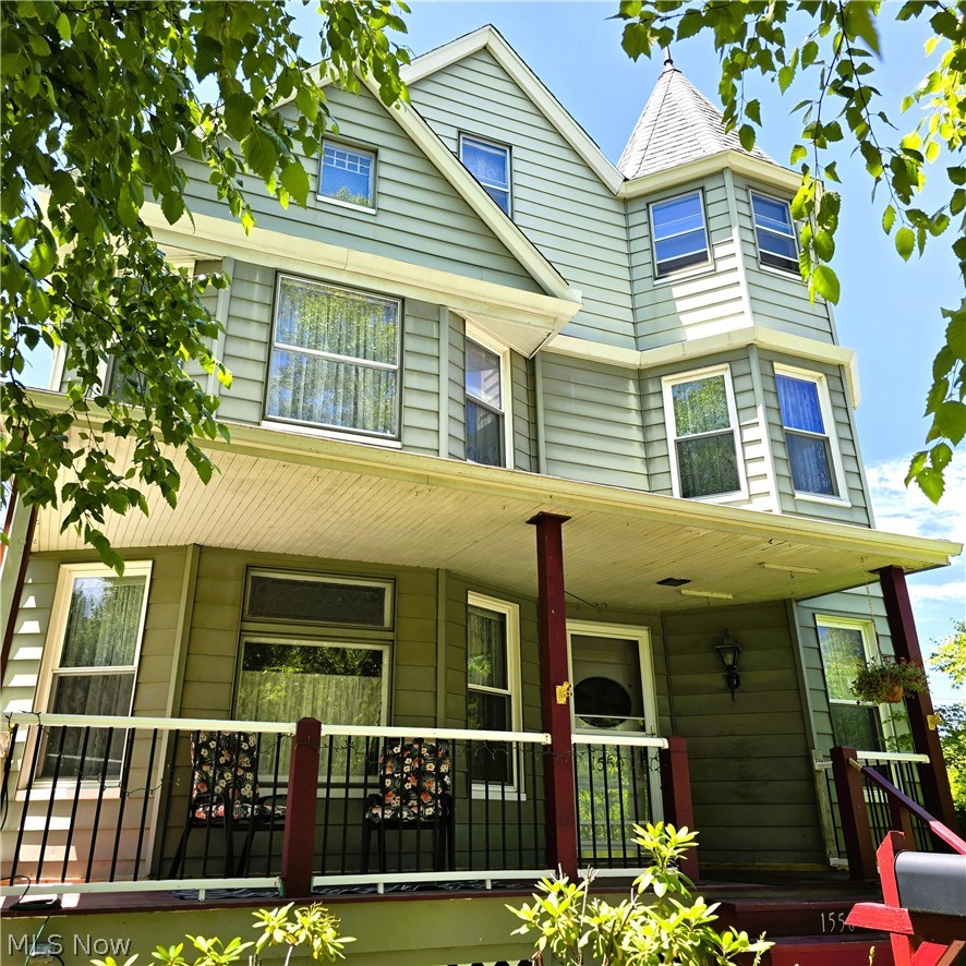 Ezra Nicholsons Grace Ave - Residential