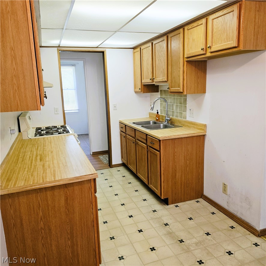 Ezra Nicholsons Grace Ave - Residential