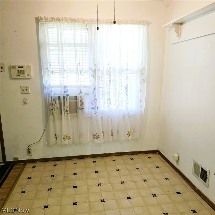 Ezra Nicholsons Grace Ave - Residential