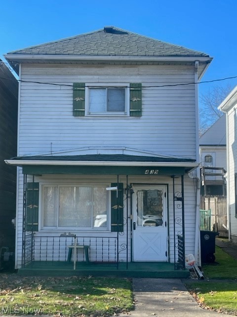 Cute, move in ready starter home or investment home?  Priced just right to sell.  Don't let this one get away because about everyone can afford this deal.  Give ownership your immediate attention before it slips through your hands.  Furnace, air conditioner, water heater and roof have all been done within the last 5 years.