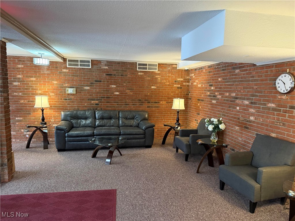 Un 121 Olmsted Park Condos - Residential
