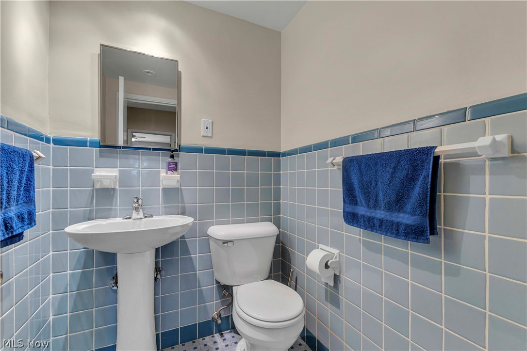 Barclay Condos - Residential