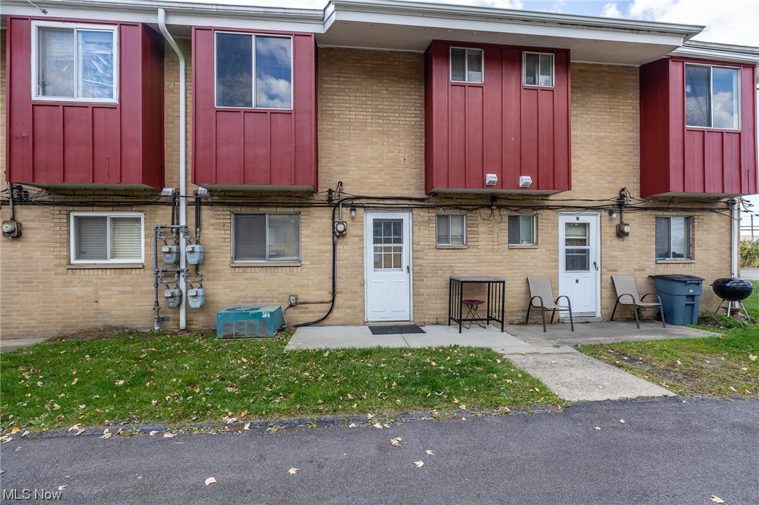 Colonial Park Condo - Residential