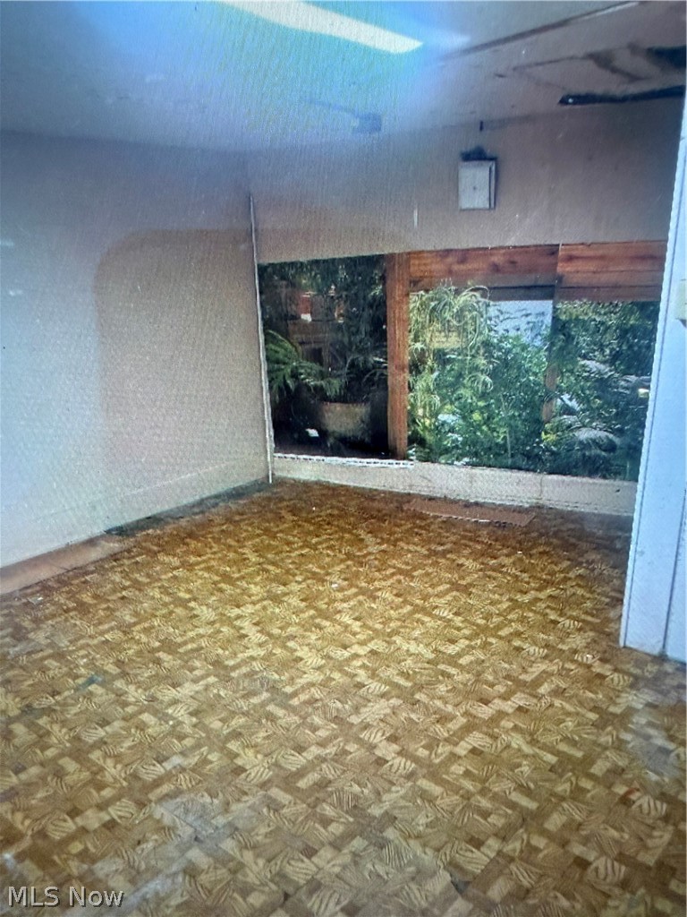 Connecticut Western Reserve Su - Commercial Sale