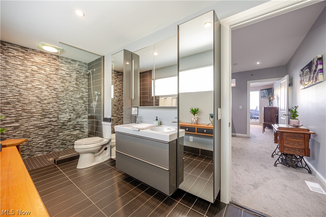 Stonebridge Plaza Condo - Residential