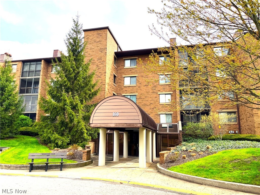 Enjoy easy living on the 3rd floor of this ranch-style condo with an elevator! Desirable Woodhawk Gated Community & secured building will give you peace of mind! Immaculate and well cared for throughout. Open concept Living Room and Dining rooms are ideal for entertaining! Warm up by the woodburning FPLC during chilly nights. Relax bug-free with a cool beverage on the hot summer nights in the screened-in porch with scenic views! Huge ceramic tiled, kitchen offers ample cupboards and counter-space with substantial, sun-lit eat-in area! Expansive Owner's bedroom with walk-in closet and private full bath! Good sized 2nd bedroom and possible 3rd bedroom adjoins the main Living room and would be perfect for home office or hobby room! Convenient En-Suite Laundry where Washer & Dryer convey! Bring your decorating ideas, if you will... this retreat is ready for transformation into today's style! Enjoy the wonderful amenities of Woodhawk: Pool, Party Room, Fitness Center, Tennis and additional