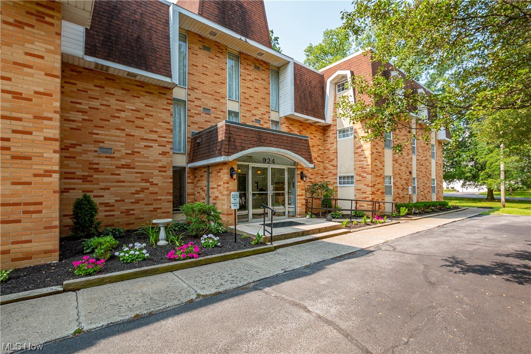 Welcome to this move-in ready condo!  This blank space is your canvas, with an open floor plan, nicely sized rooms, granite countertops in the owner's suite and much more. This is a must see! Updates include stainless steel refrigerator, dishwasher, and built in microwave, all new electrical panel and outlets in 2017. Shared laundry facilities located on the same floor and are free of charge. Elevators or stairs are available and include access to the secure underground heated garage space and storage unit. Come make this condo your own today!