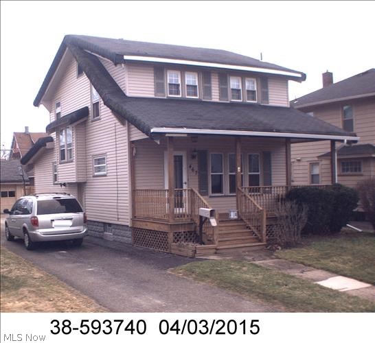 3 bedroom spacious home for sale. Formal dining room and large living room. Full basement. Back deck and fenced in back yard. Located near hospital. Great rental property!