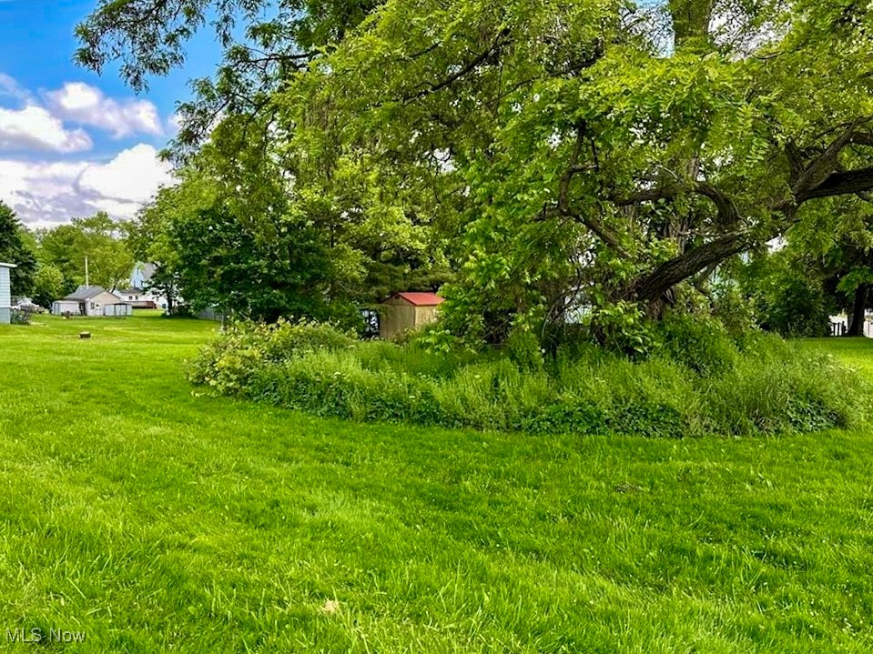 Beautiful lot located in Girard, Ohio, within minutes from Niles, Warren and Youngstown offering everything for your daily needs. The two parcels together are nearly .26 acre with utilities available.   Seller requests all buyers to due their due diligence with Girard zoning.