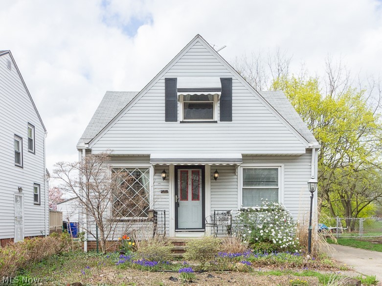 Bring your decorating touches to this nicely updated 3 bedroom 2 full bath home.  This home has an eat-in kitchen with updated appliances & refaced cabinets.  Beautiful hardwood floors throughout living room & bedrooms.  The second floor features a large bedroom with additional 10x10 room perfect for walk-in closet, nursery or office space.  The lower level  has a finished rec room, bonus room & full bath.  Additional features & updates include: Updated breaker panel, storage shed, glass block windows, updated exterior doors & vinyl windows.  All Kitchen Appliances & 12-Month Home Warranty Included!  
**MULTIPLE OFFERS HIGHEST & BEST OFFER TO BE SUBMITTED BY 7:30PM SUNDAY APRIL 28TH **