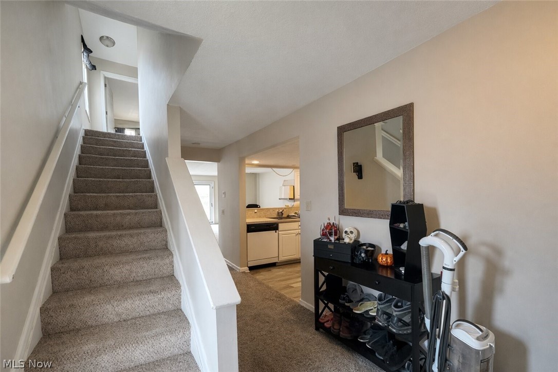Village/Scioto Mdws Condo - Residential