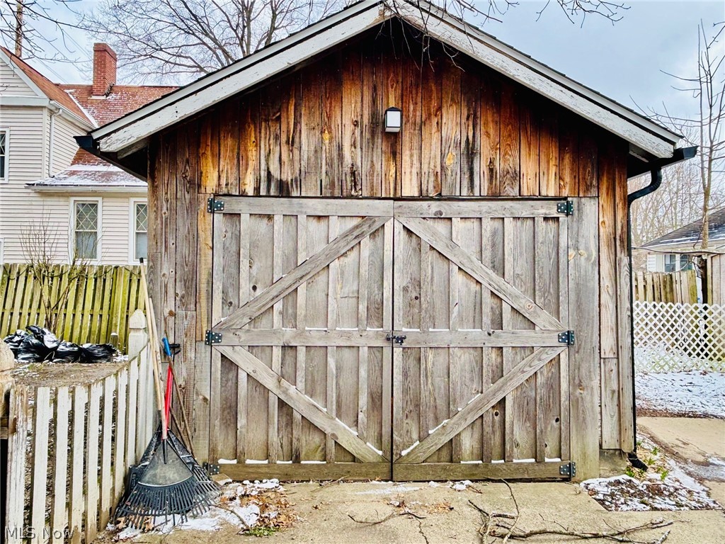 R Wood - Residential