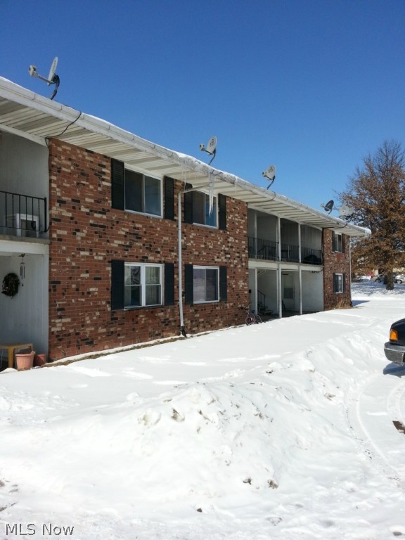 1 BED, 1 BATH IN ORRVILLE. 2nd story unit
$500 A MONTH WITH $500 DEPOSIT.

$25 APPLICATION FEE FOR EACH RESIDING ADULT.  
12 MONTH LEASE.