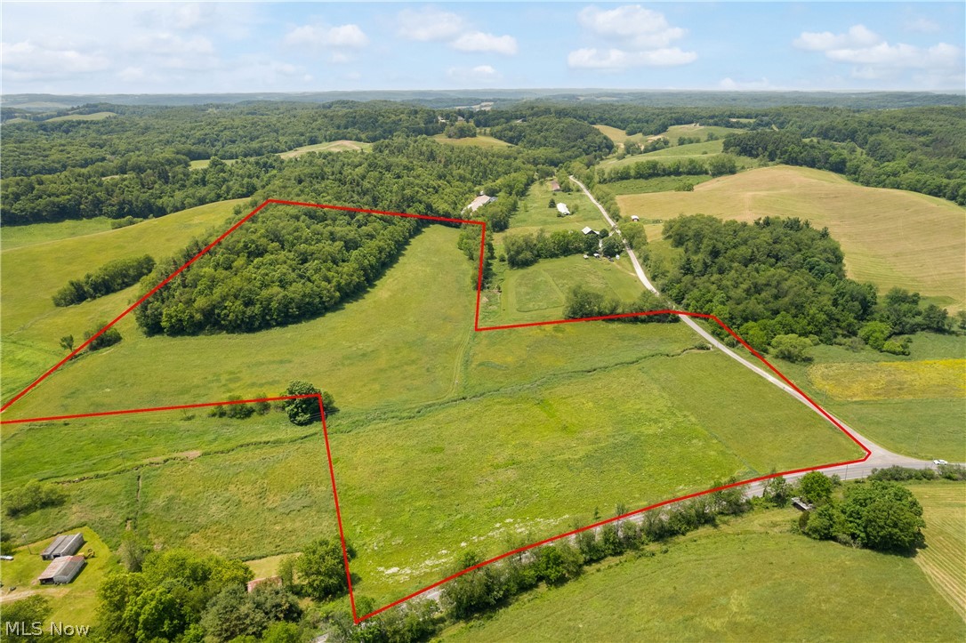 30.301 -Acre Tract with open fields and woods near Atwood Lake! There is a creek running through the tract. It is unknown currently if the creek is subject to any flowage easements. Located just north Of Atwood Lake in Rose Twp Carroll County, this rolling parcel offers wildlife, building sites, and views. No zoning nor restrictions. Taxes shown are estimated and reflect CAUV savings. Only 20 minutes to Canton. Call with questions or to view!