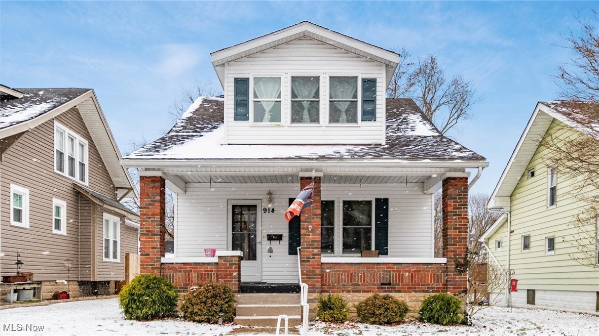Welcome to this thoughtfully updated 3-bedroom, 2-bath home located in the heart of Cambridge. This home offers a spacious, well-designed layout with stylish finishes and a warm, inviting feel throughout. The updated kitchen features sleek countertops, stainless steel appliances, and ample cabinetry, making it equally suited for everyday living or entertaining. Both full bathrooms have been tastefully upgraded, while the bedrooms provide comfortable living space with generous closets. A versatile floor plan allows flexibility for remote work, hobbies, or guests. Step outside to a rear deck and a nicely sized yard, ideal for relaxing, gardening, or play. Conveniently located near the city park, you’ll enjoy easy access to outdoor recreation. With its blend of timeless design, modern updates, and prime location, this home checks all the boxes.