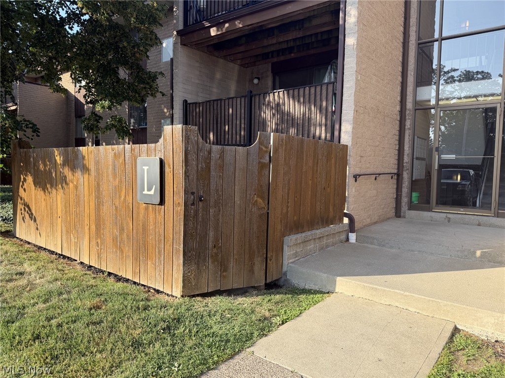 Ridgeglen Place Condo - Residential