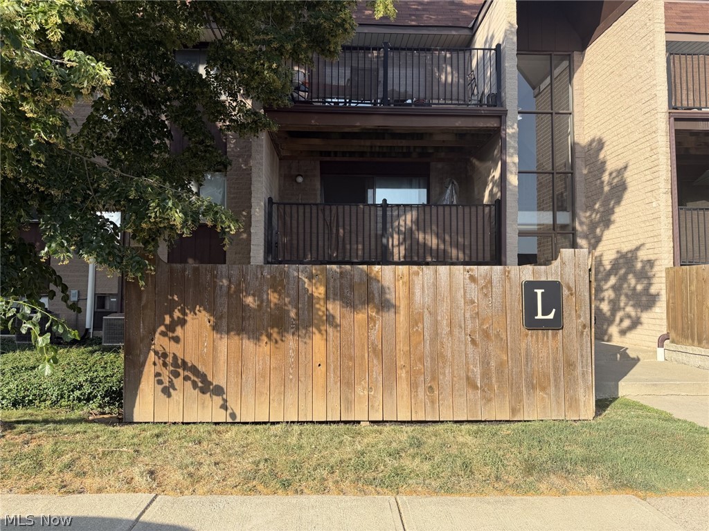 Ridgeglen Place Condo - Residential
