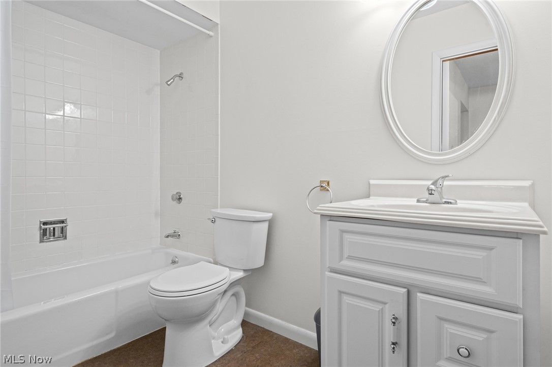 Regal Arms Condo - Residential