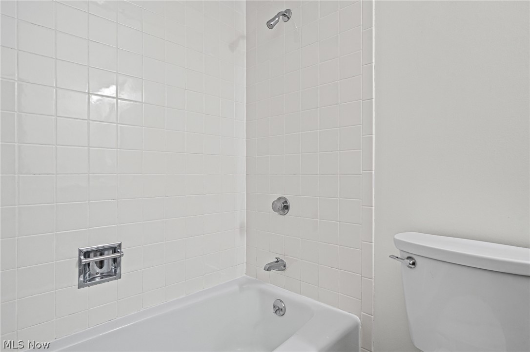 Regal Arms Condo - Residential