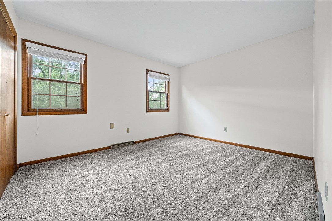 Regal Arms Condo - Residential