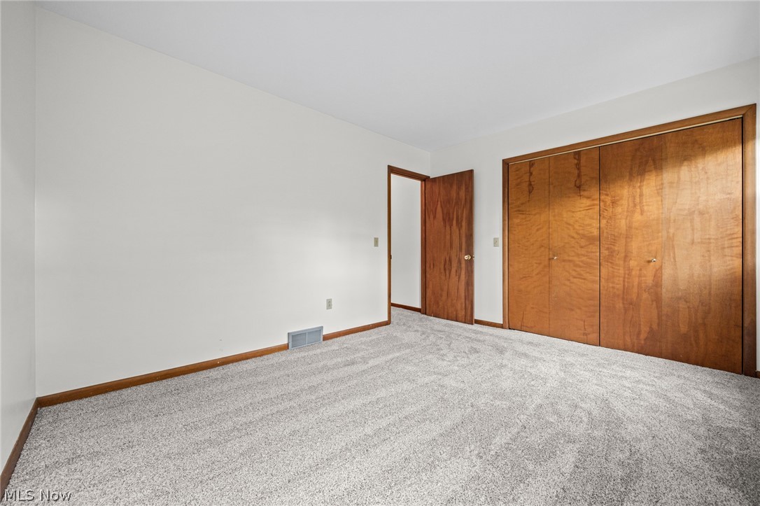 Regal Arms Condo - Residential