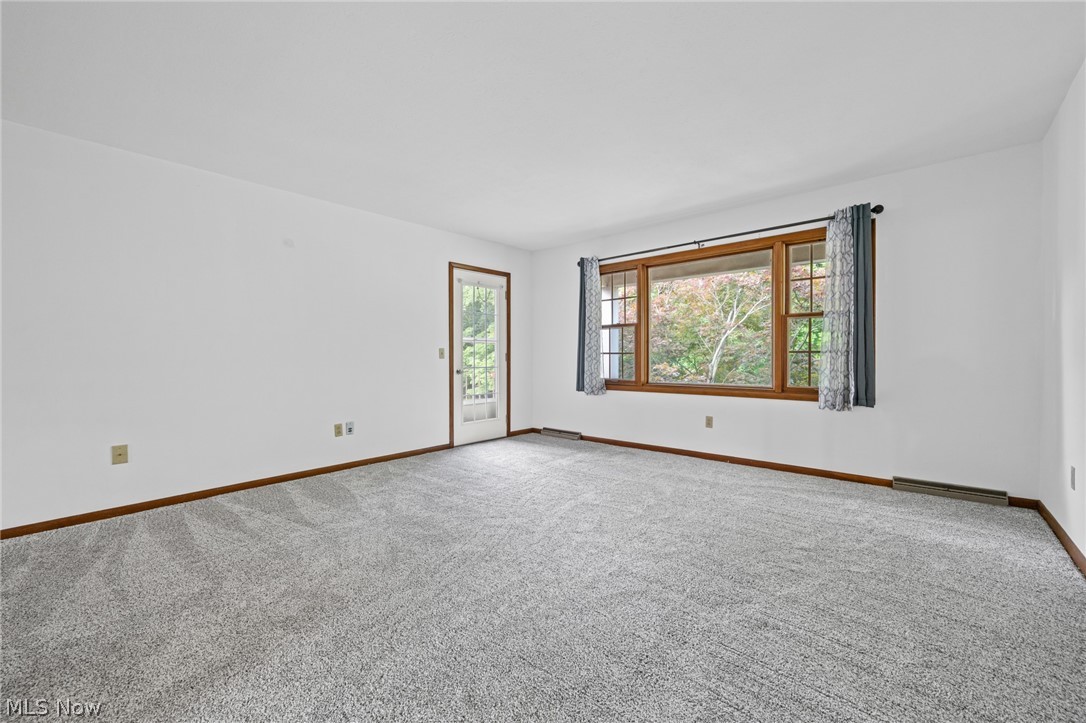Regal Arms Condo - Residential