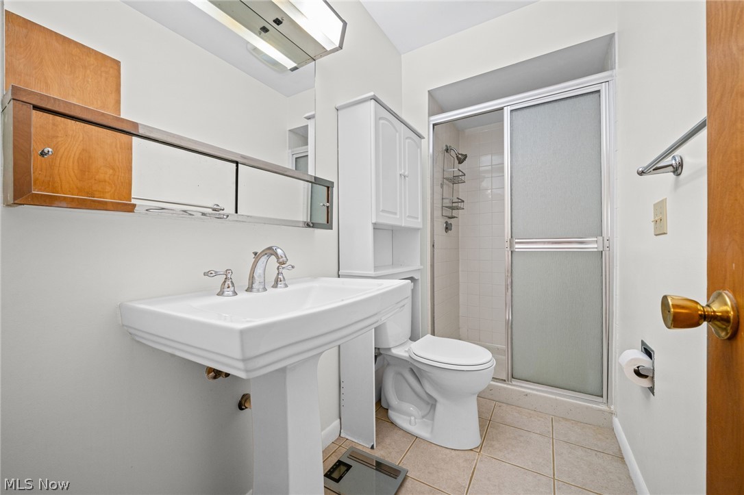 Regal Arms Condo - Residential