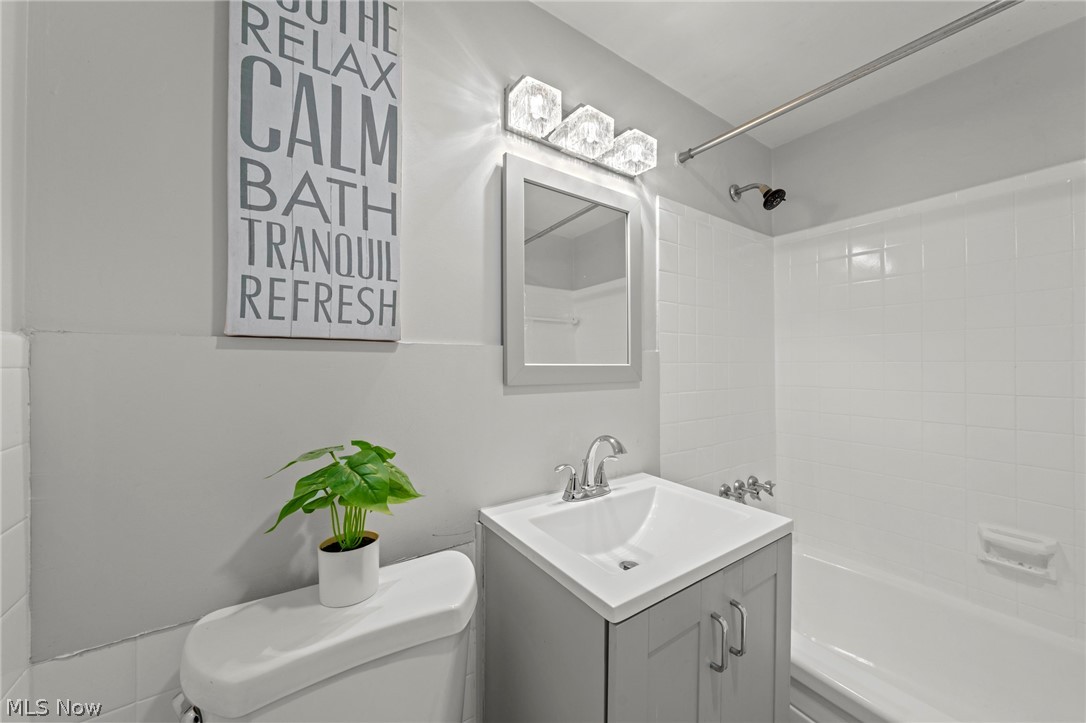 Marine Towers East Condo - Residential