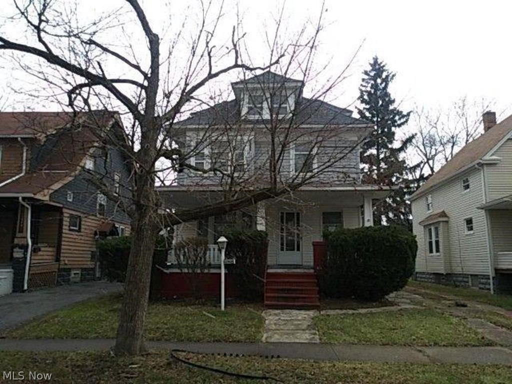 Great opportunity to buy this colonial style 2 story home located in Cleveland, OH and sitting on a .119 acre lot (40x130) with a detached garage. The interior
has 1518 sq. ft. with 3 bedrooms and 1 bathroom plus a full basement, finished attic space, covered front porch and enclosed 2nd level porch.