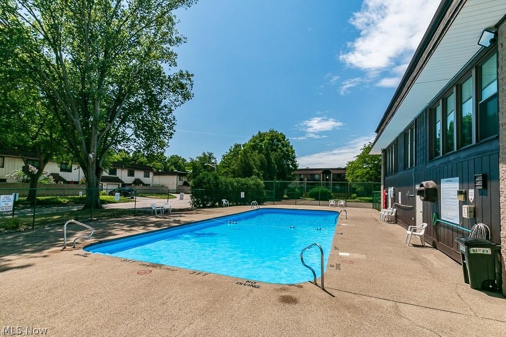 Ridgeglen Place Condo - Residential