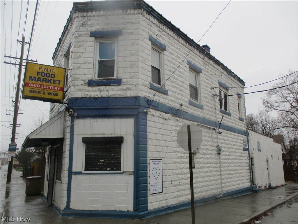 Adams Realty - Commercial Sale