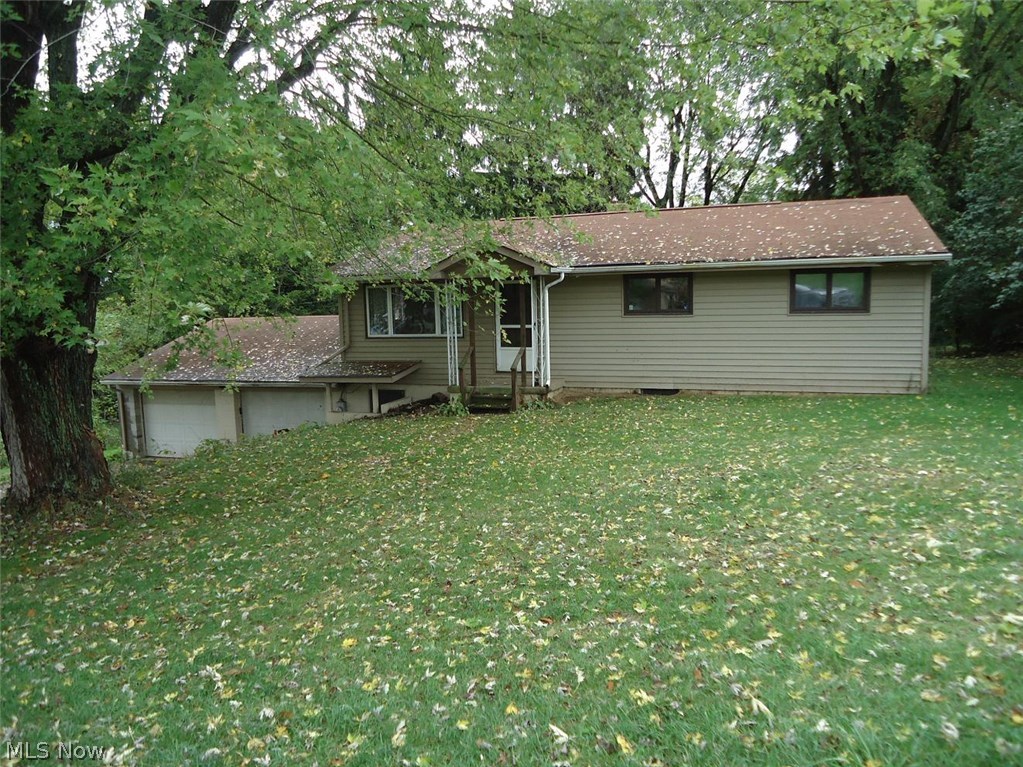 Sells at Absolute Auction on Wednesday, Oct 28 @ 5:00 PM, $2000 down, balance due within 30 days at closing. Sells as-is with no contingencies to highest bidder regardless of price. Ability to park 6 cars in garages. Call office to inspect prior to auction.