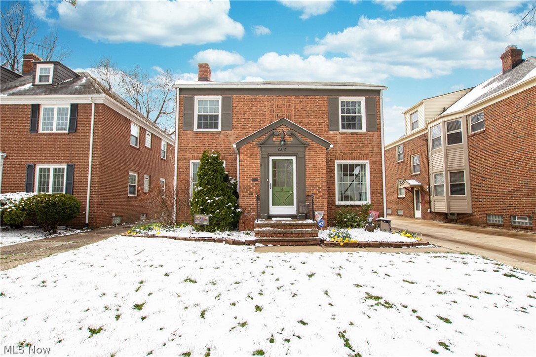 Welcome home to this beautiful Lakewood colonial located right off of Rocky River Drive. This home features three
bedrooms, one full bath, and a half bath on the first floor. The basement is partially finished making it a great space to
gather. The first floor is complete with an eat-in kitchen, spacious living room, and dining room. Along with a two-car
garage, the backyard also features a semi-covered patio space great for entertaining. Do not miss seeing this home!