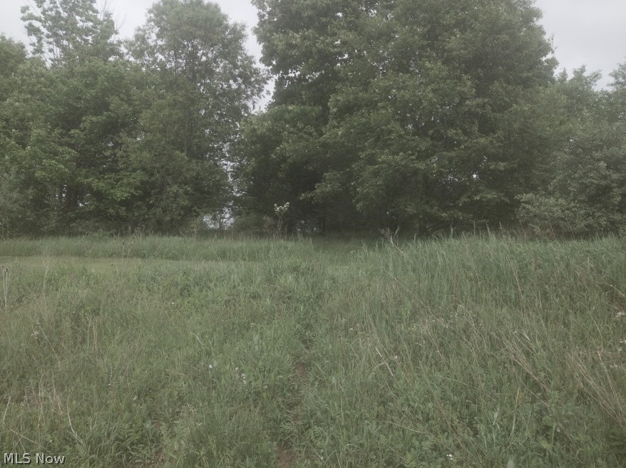 Gain access to Apple Valley Lake and Golf course. Country setting with view of the countryside. water and sewer available, Check with Apple valley Association for Building restriction ,   . Great Location to build your new home minutes from the lake and golf course. Motivated Sellers .
